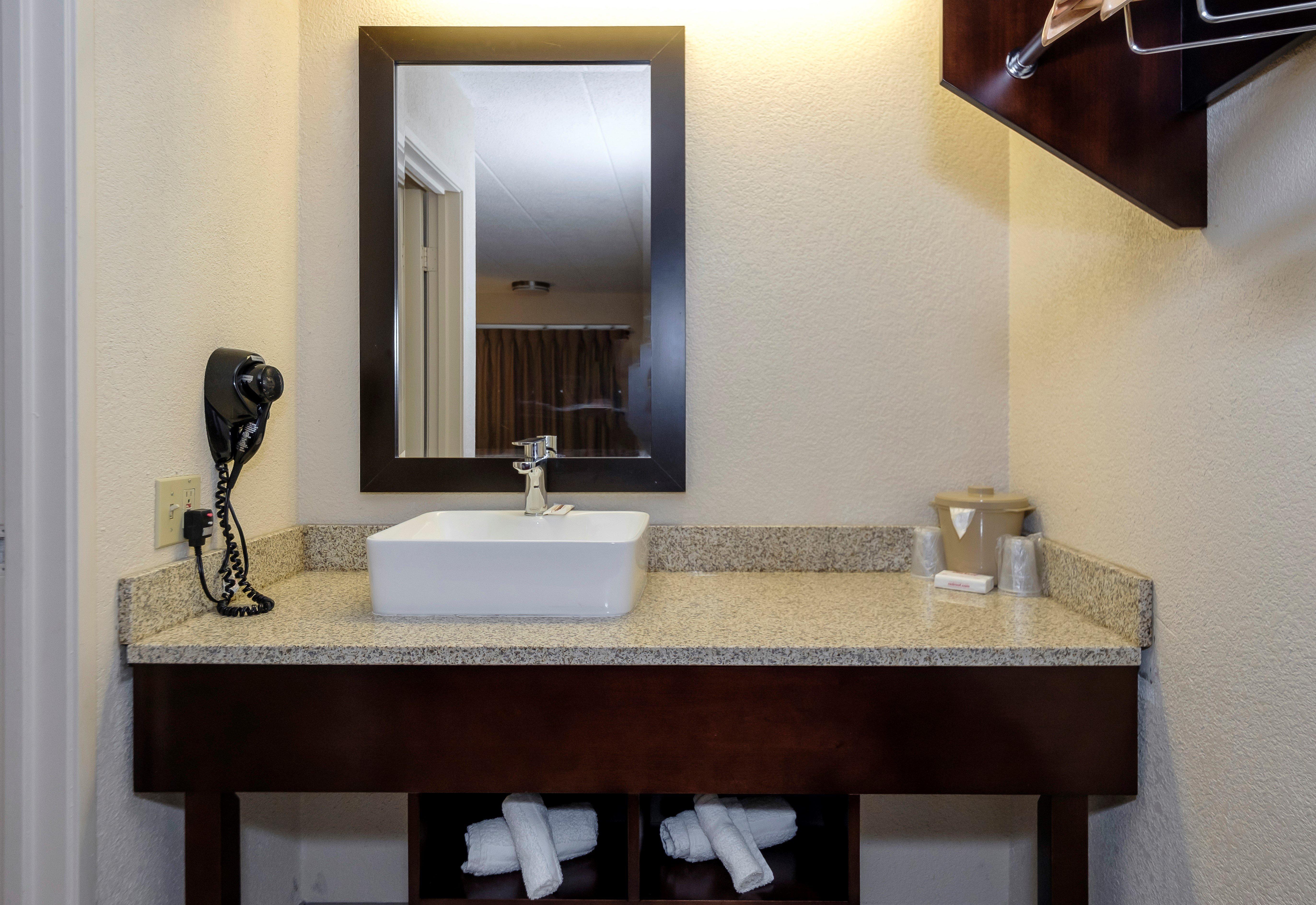 Red Roof Inn Lansing East - Msu Εξωτερικό φωτογραφία