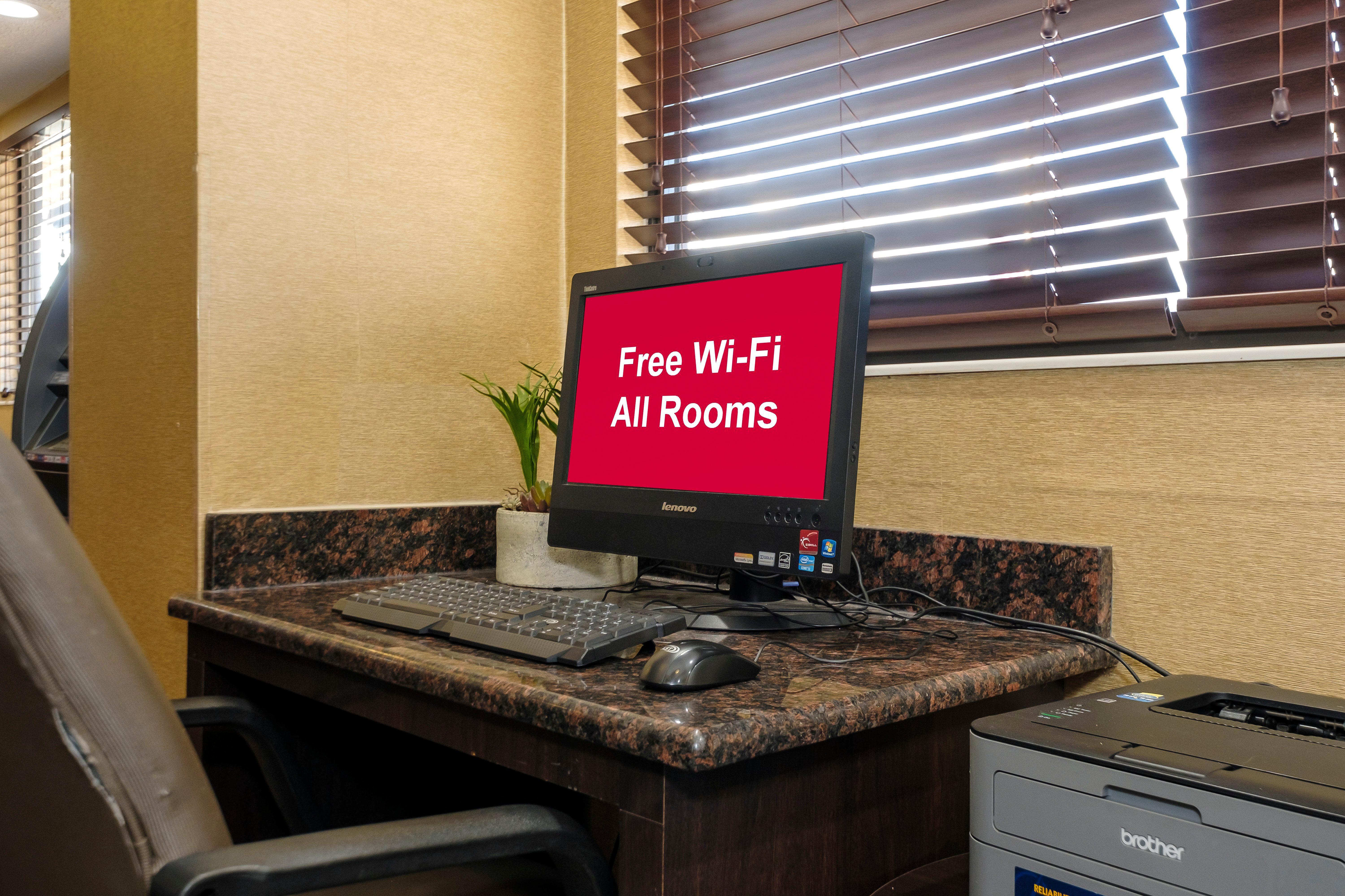 Red Roof Inn Lansing East - Msu Εξωτερικό φωτογραφία